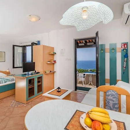 Iconic Old Town View Apartment *